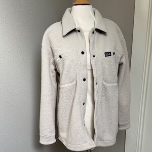Women’s mountain hardware hicamp fleece shacket in wild oyster color small NWT